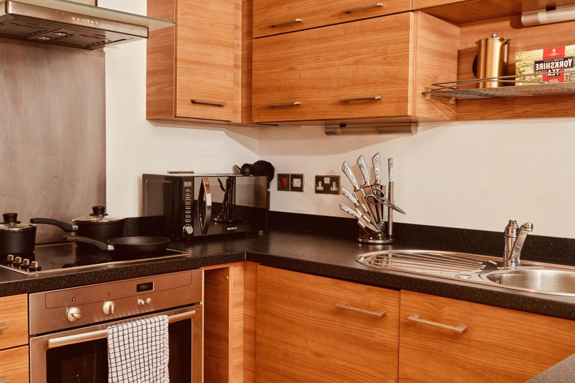 Deluxe City Apt, River Canal View& Free Parking! Leeds  Exterior photo
