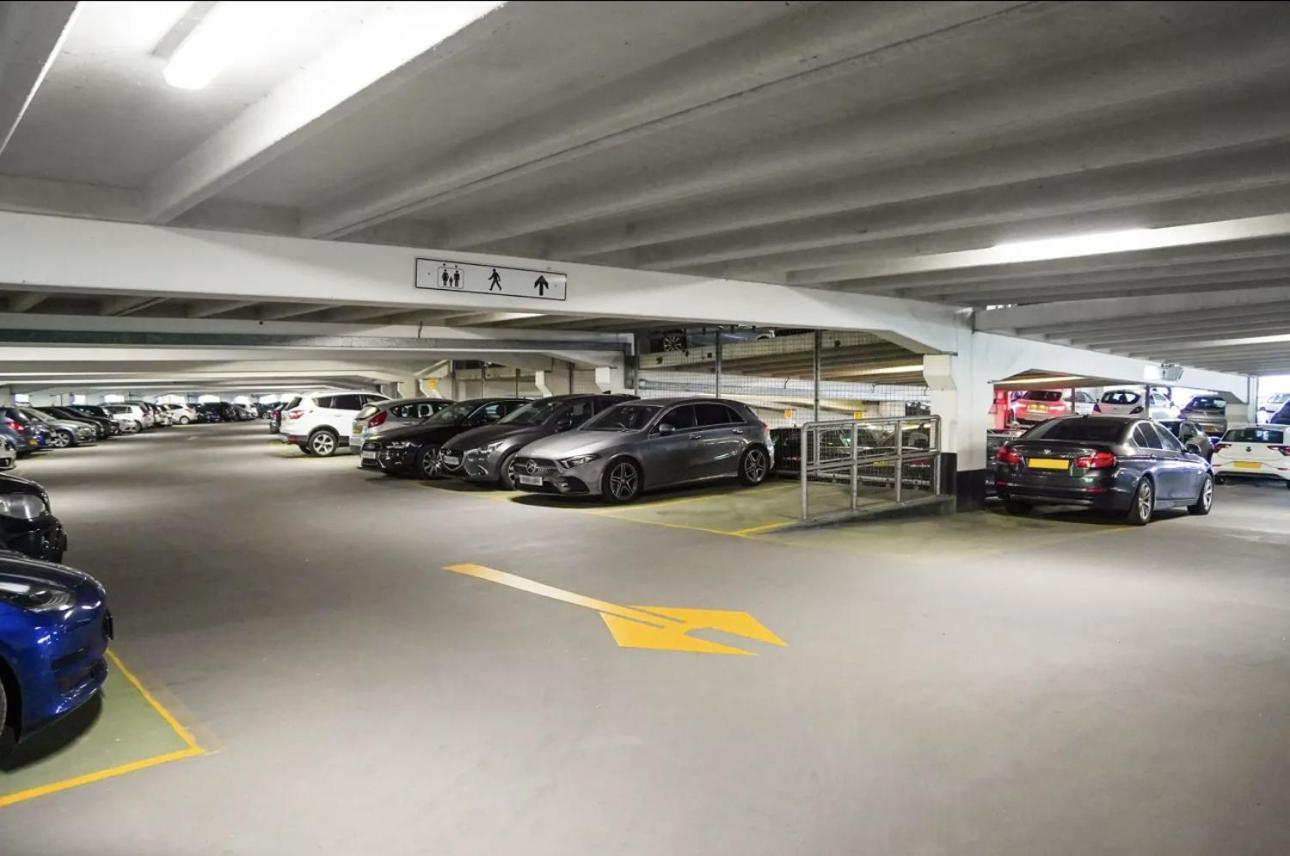 Deluxe City Apt, River Canal View& Free Parking! Leeds  Exterior photo
